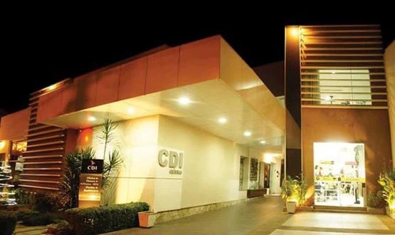 Clínica CDI à noite