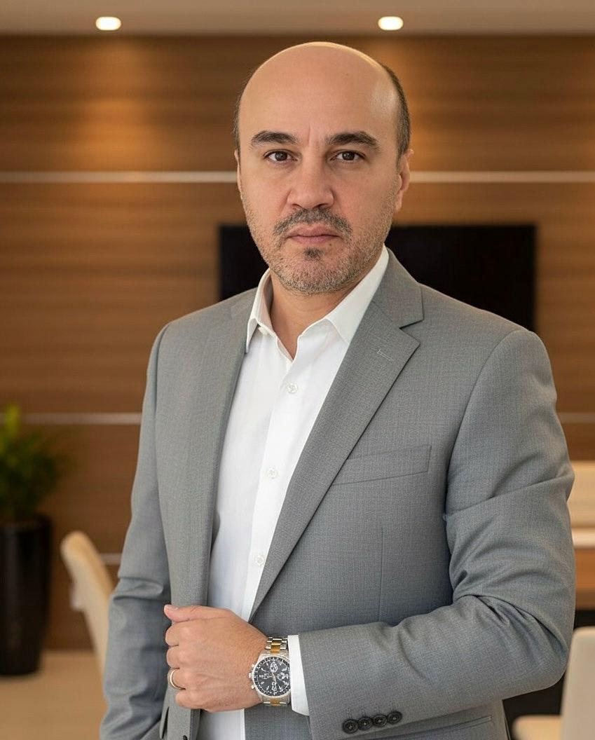 Dr. Thales Pinheiro