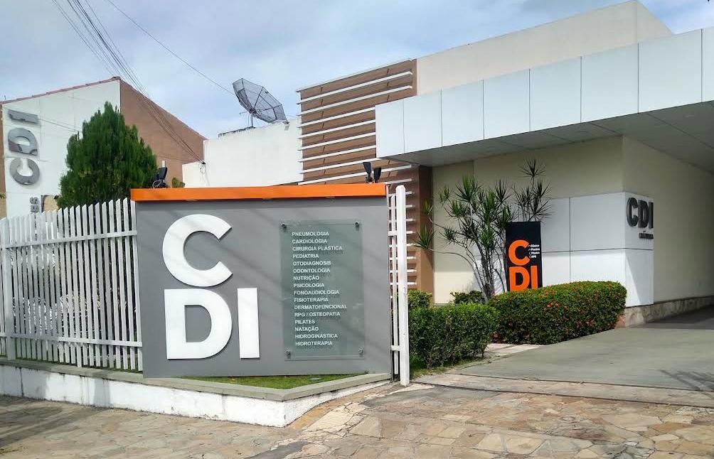 Entrada e especialidades da Clínica CDI
